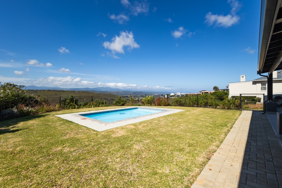 4 Bedroom Property for Sale in Baron View Western Cape